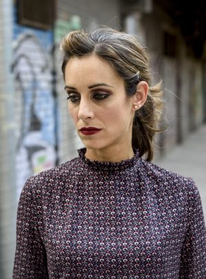 Blusa estampada cuello alto Happy Days