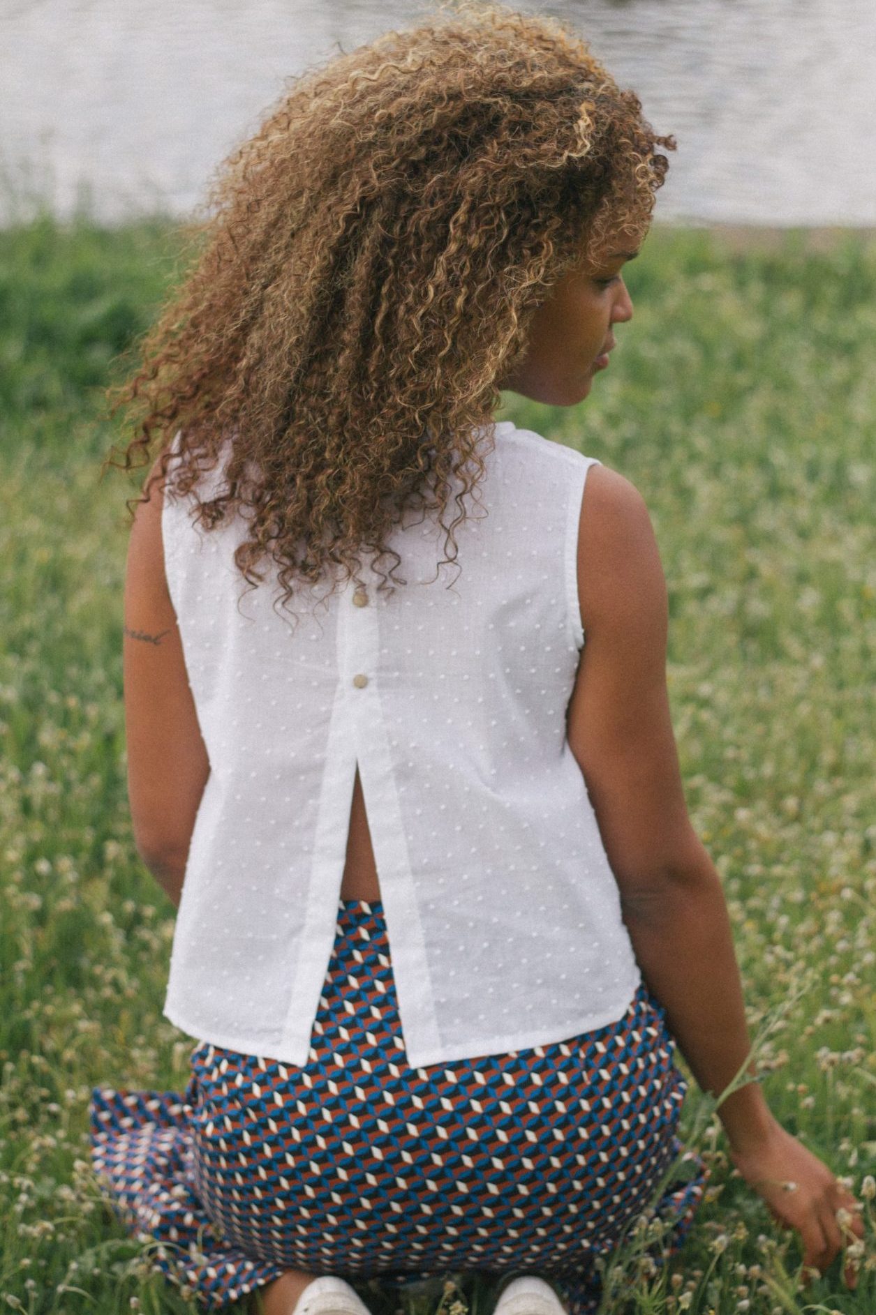 Blusa plumeti botones espalda white - Dresses2Kill