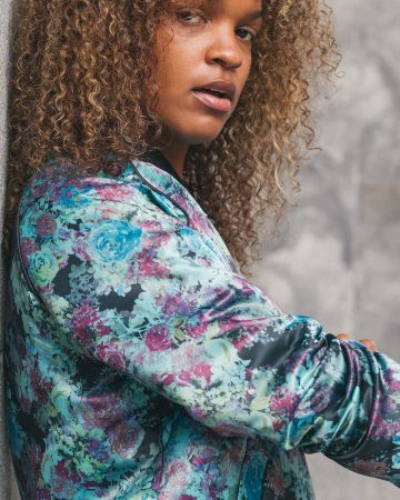 bomber de flores black rose